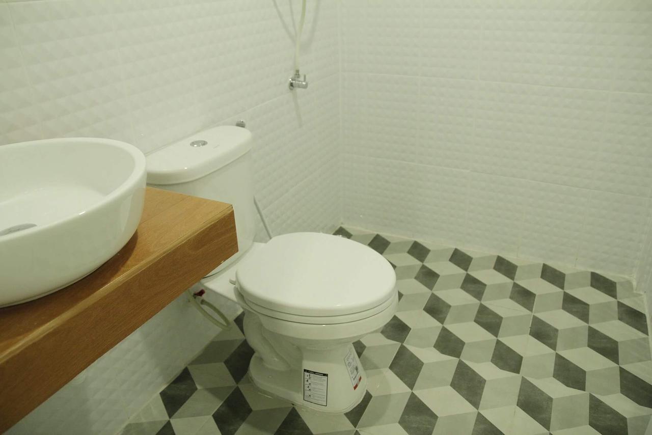 Sb Inn Пхетбури Экстерьер фото
